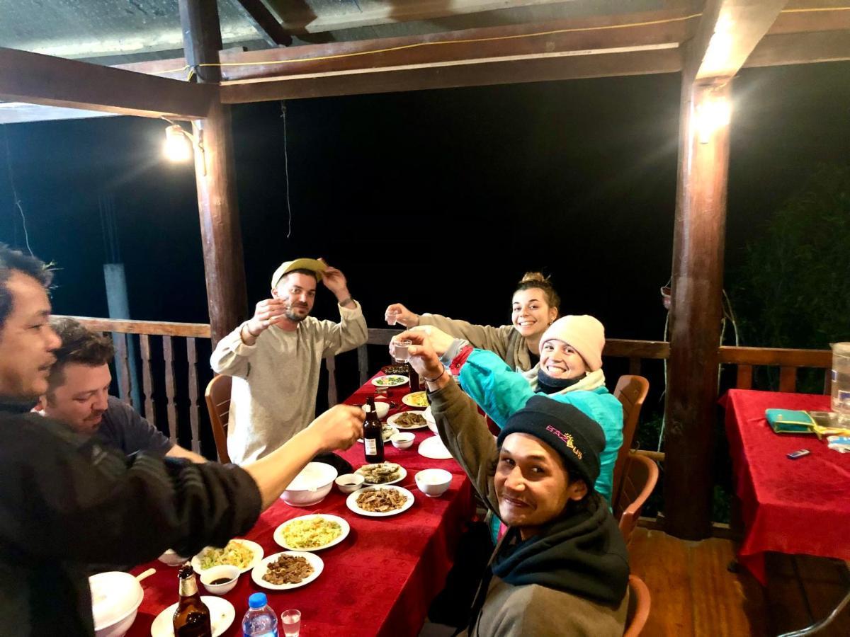 Ba Be Lake-Huyen Hao Homestay Bagian luar foto